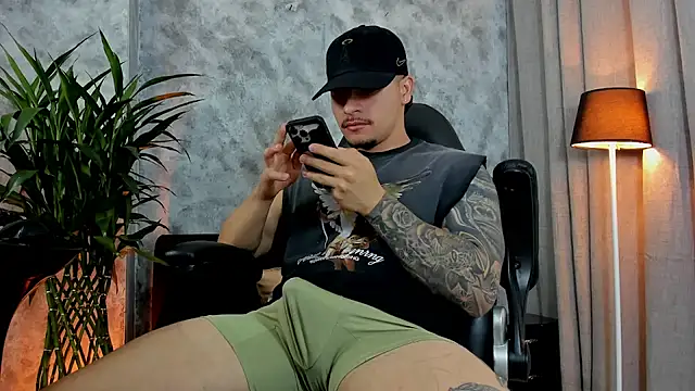 boyc022  online show from 8, 10, 2025