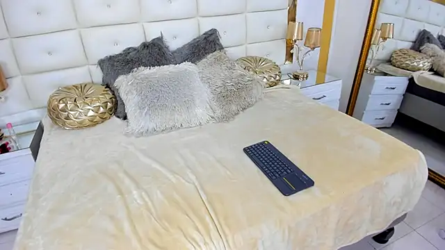 Snapshot of CoralHarmon chatting on 12, 12, 2024 CoralHarmon online show from 12, 12, 2024