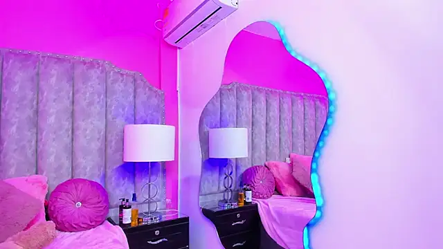 Snapshot of CoralHarmon chatting on 24, 2, 2025 CoralHarmon online show from 24, 2, 2025