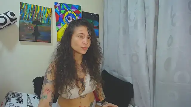 Snapshot of Leyla_Horny_Bg chatting on 5, 1, 2026 Leyla Horny Bg online show from 5, 1, 2026