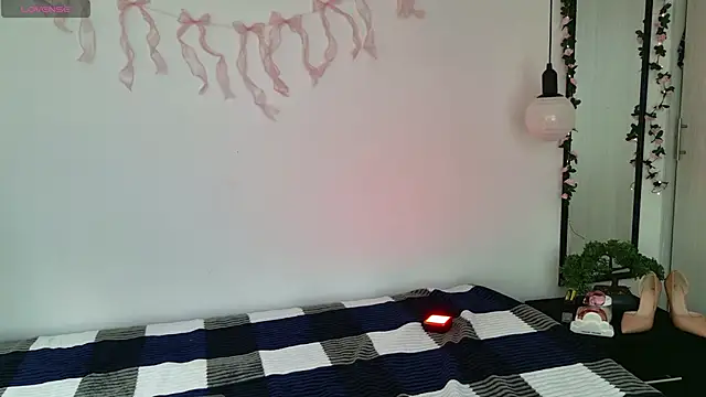 Snapshot of cutehanna1 chatting on 18, 2, 2026 cutehanna1 online show from 18, 2, 2026