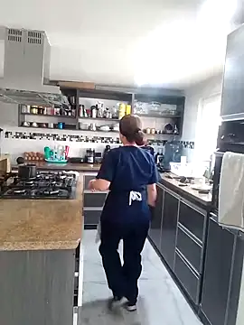 Snapshot of MARYQUANT chatting on 8, 9, 2025 MARYQUANT online show from 8, 9, 2025