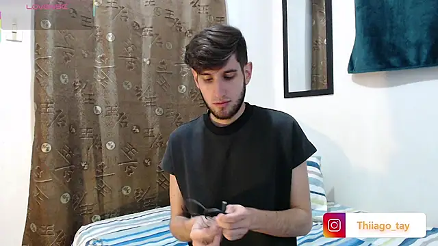 Snapshot of Thhiago_tay chatting on 21, 10, 2025 Thhiago tay online show from 21, 10, 2025