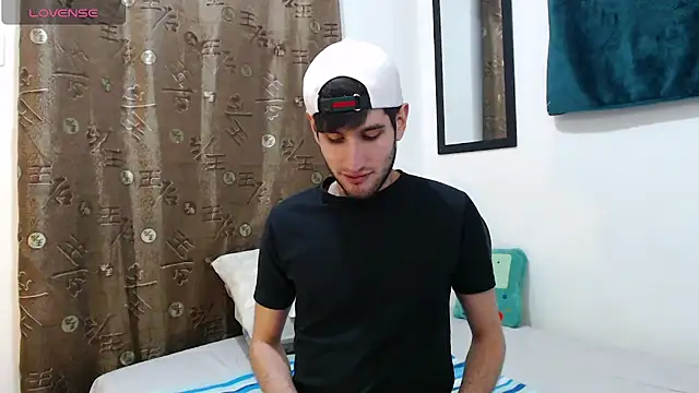 Snapshot of Thhiago_tay chatting on 15, 11, 2025 Thhiago tay online show from 15, 11, 2025