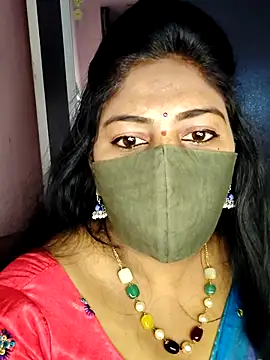 Snapshot of RomeoJuliet345 chatting on 25, 11, 2025 RomeoJuliet345 online show from 25, 11, 2025