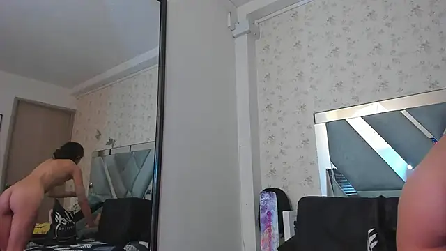 Snapshot of Queenjenn__ chatting on 10, 12, 2024 Queenjenn online show from 10, 12, 2024