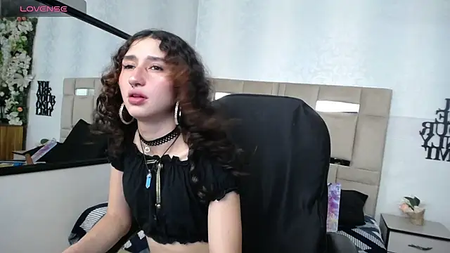 Snapshot of Queenjenn__ chatting on 15, 1, 2025 Queenjenn online show from 15, 1, 2025