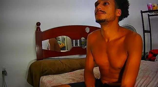 Snapshot of SkinnyLatinMan chatting on 17, 2, 2025 SkinnyLatinMan online show from 17, 2, 2025
