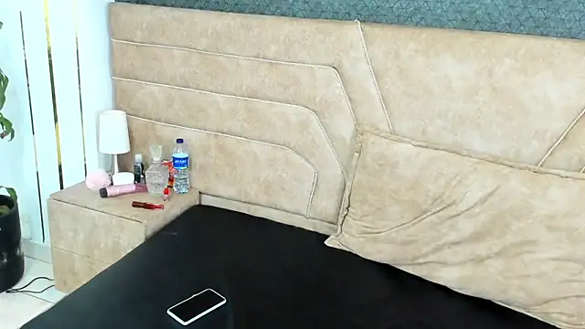 Snapshot of Candy_Bony chatting on 19, 12, 2024 Candy Bony online show from 19, 12, 2024