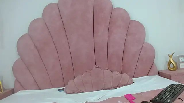 Snapshot of Candy_Bony chatting on 8, 2, 2025 Candy Bony online show from 8, 2, 2025