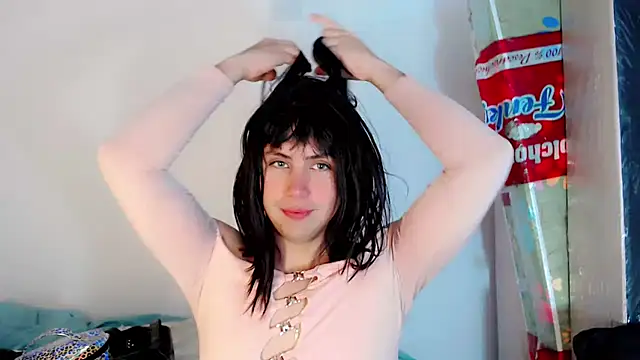 Snapshot of Oxana-Novikov chatting on 19, 10, 2025 Oxana-Novikov online show from 19, 10, 2025