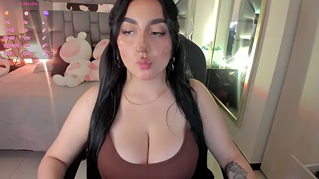 Snapshot of i_akane chatting on 25, 10, 2025 i akane online show from 25, 10, 2025