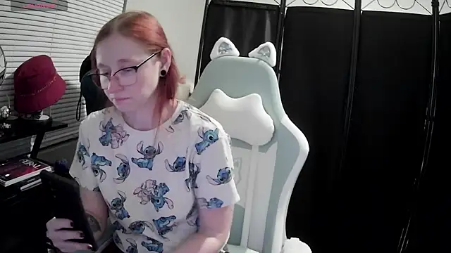 LilyFoxxx online show from 14, 3, 2025