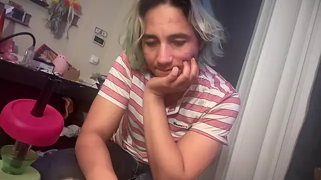 Snapshot of HornyTPup2 chatting on 15, 11, 2025 HornyTPup2 online show from 15, 11, 2025