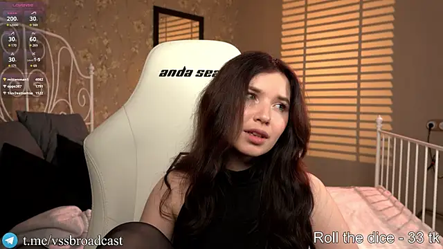 Snapshot of Hidden_boobs chatting on 20, 12, 2024 Hidden boobs online show from 20, 12, 2024