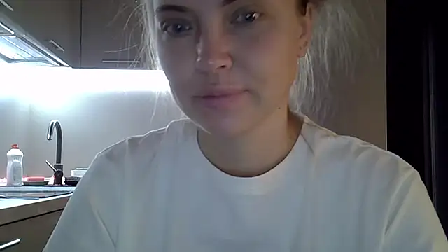 Snapshot of Lucky_Anna chatting on 1, 10, 2025 Lucky Anna online show from 1, 10, 2025