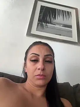 Snapshot of bbzinharosa chatting on 15, 10, 2025 bbzinharosa online show from 15, 10, 2025