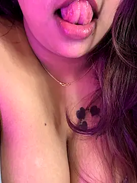 Snapshot of wildestcouplee chatting on 16, 11, 2025 wildestcouplee online show from 16, 11, 2025