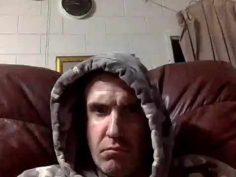 Snapshot of SugarCoupleAus chatting on 5, 10, 2025 SugarCoupleAus online show from 5, 10, 2025