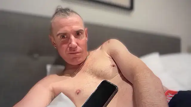 Snapshot of SugarCoupleAus chatting on 25, 10, 2025 SugarCoupleAus online show from 25, 10, 2025