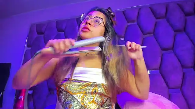 Freya Miller  online show from 13, 11, 2025