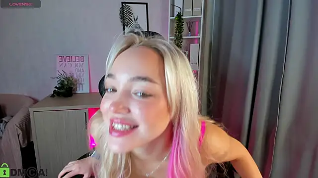 Christy Little online show from 13, 11, 2025