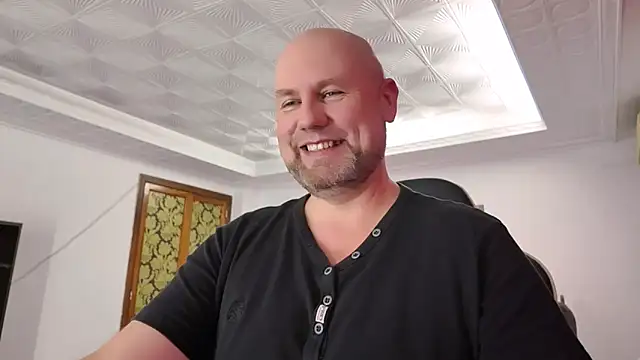 Julius-Dwayne online show from 6, 10, 2025