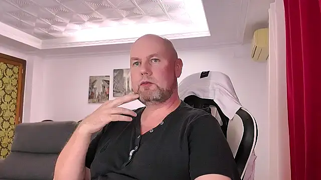 Julius-Dwayne online show from 7, 10, 2025