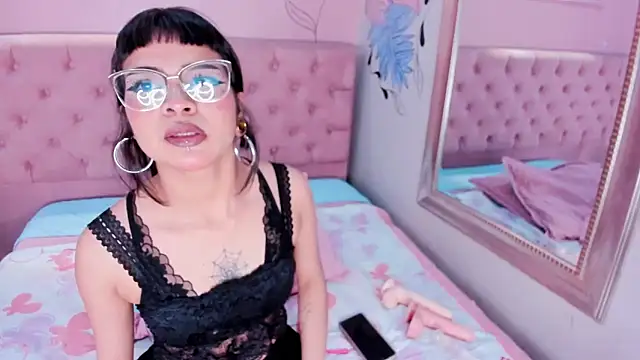 Snapshot of ILENAHEY chatting on 21, 11, 2025 ILENAHEY online show from 21, 11, 2025