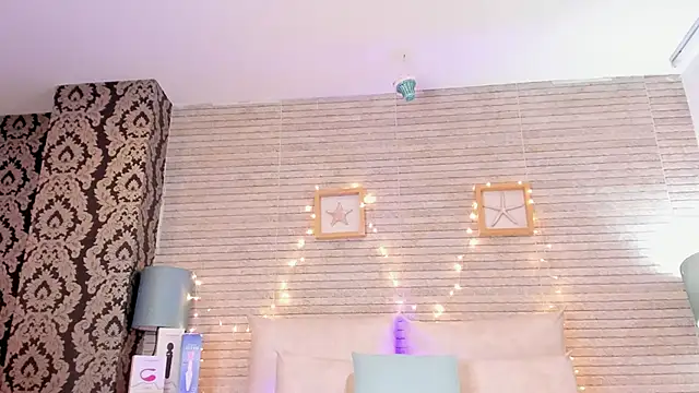 Snapshot of Catalinna_Thompson chatting on 2, 2, 2025 Catalinna Thompson online show from 2, 2, 2025