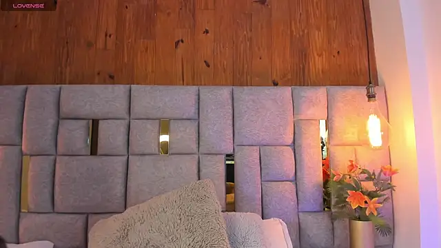 Saori newman online show from 14, 1, 2025