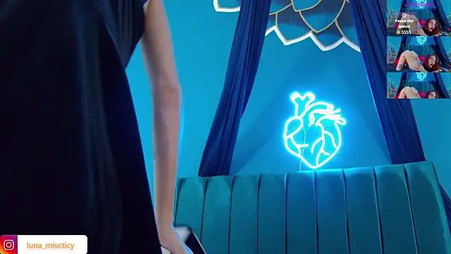 Lunamistyc online show from 25, 10, 2025