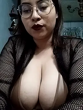 rosegloss69 online show from 12, 12, 2024