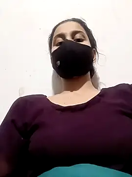 Snapshot of magicmoment00786 chatting on 8, 12, 2024 magicmoment00786 online show from 8, 12, 2024