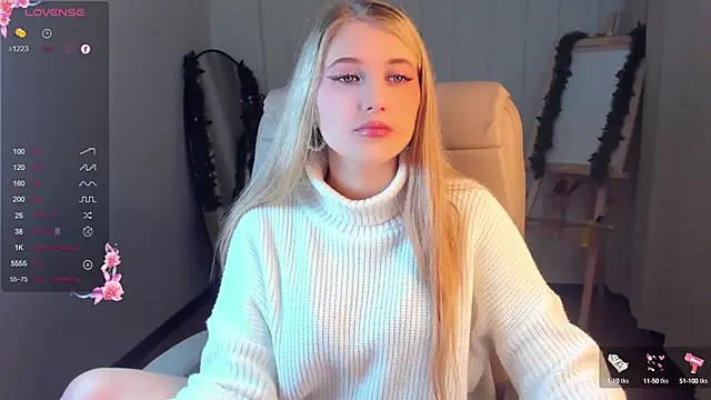 Snapshot of Evacadooo chatting on 15, 12, 2024 Evacadooo online show from 15, 12, 2024