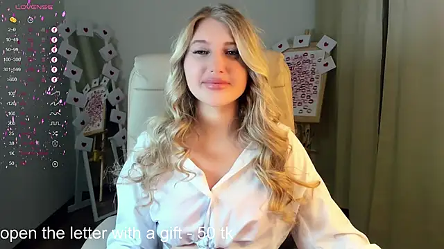 Snapshot of Evacadooo chatting on 18, 2, 2025 Evacadooo online show from 18, 2, 2025