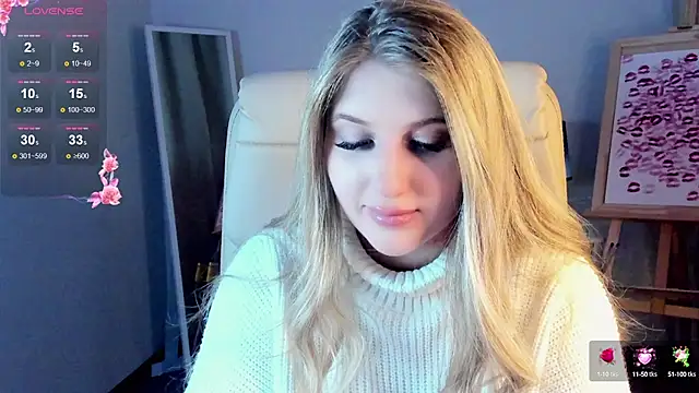 Snapshot of Evacadooo chatting on 11, 3, 2025 Evacadooo online show from 11, 3, 2025