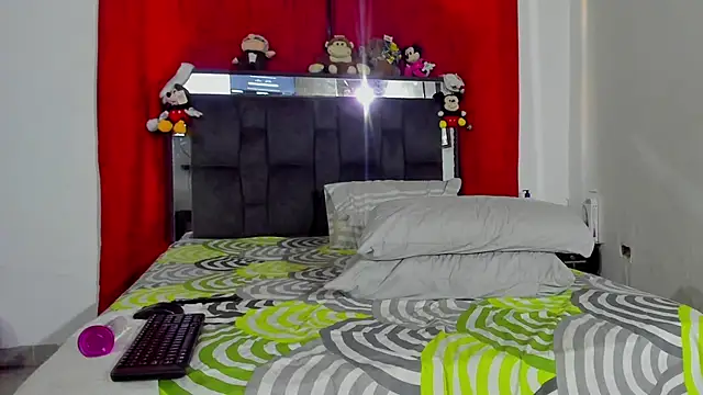 chloe vasquez710 online show from 14, 1, 2025