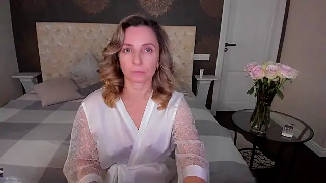 Snapshot of AllisonWilliams chatting on 13, 10, 2025 AllisonWilliams online show from 13, 10, 2025