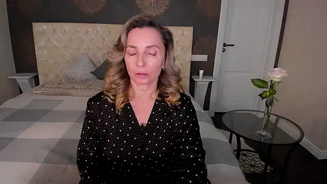 Snapshot of AllisonWilliams chatting on 16, 10, 2025 AllisonWilliams online show from 16, 10, 2025