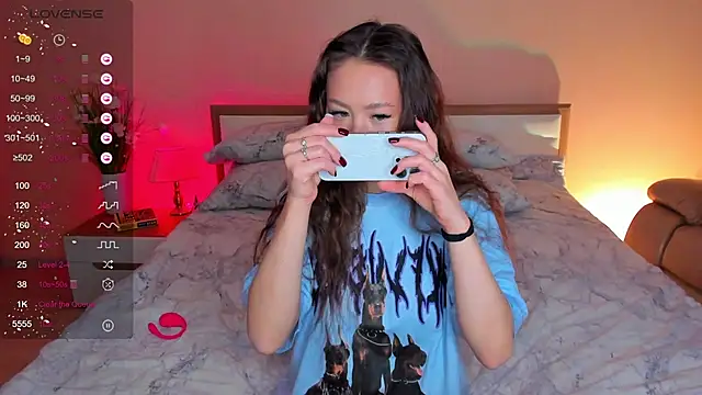 Snapshot of skinny_sissss chatting on 6, 11, 2025 skinny sissss online show from 6, 11, 2025