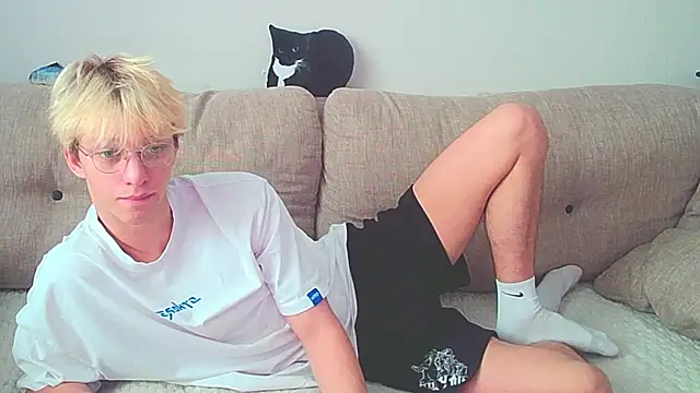 Snapshot of Ostin_meow chatting on 27, 12, 2024 Ostin meow online show from 27, 12, 2024