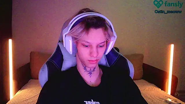 Snapshot of Ostin_meow chatting on 28, 2, 2025 Ostin meow online show from 28, 2, 2025