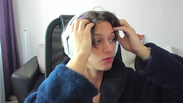 Snapshot of Ostin_meow chatting on 15, 10, 2025 Ostin meow online show from 15, 10, 2025