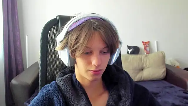 Snapshot of Ostin_meow chatting on 28, 10, 2025 Ostin meow online show from 28, 10, 2025