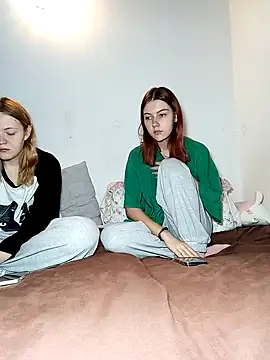 Snapshot of ella_grays chatting on 11, 10, 2025 ella grays online show from 11, 10, 2025