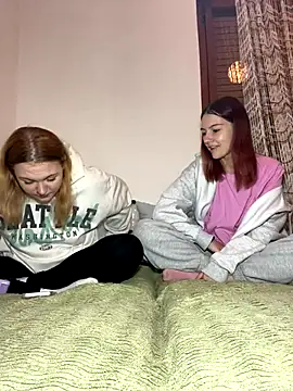 Snapshot of ella_grays chatting on 20, 10, 2025 ella grays online show from 20, 10, 2025