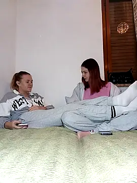 Snapshot of ella_grays chatting on 21, 10, 2025 ella grays online show from 21, 10, 2025