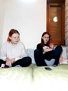 Snapshot of ella_grays chatting on 12, 11, 2025 ella grays online show from 12, 11, 2025