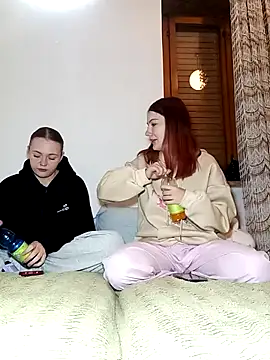 Snapshot of ella_grays chatting on 19, 11, 2025 ella grays online show from 19, 11, 2025